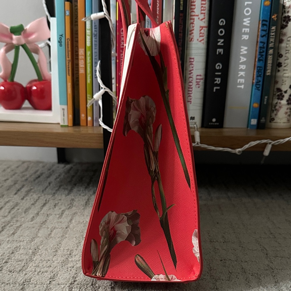 Ted Baker Cream and Red Floral Tote - Picture 3 of 4